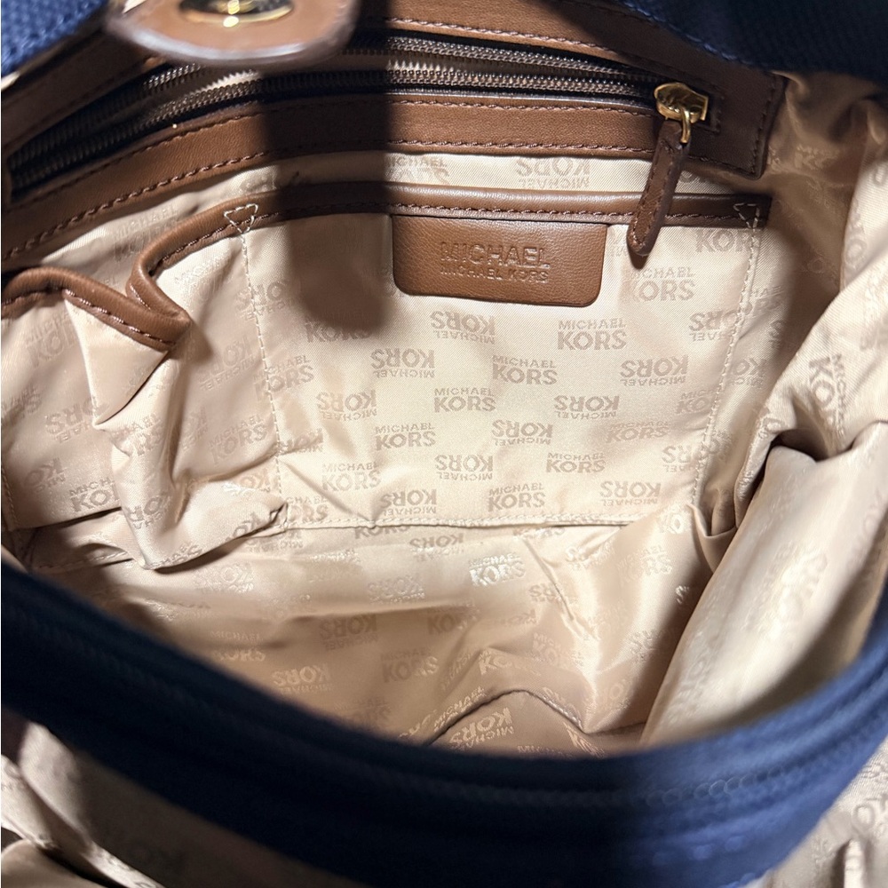 Michael Kors cinch sak bag hand bag blue and brown new no tags - Picture 9 of 11